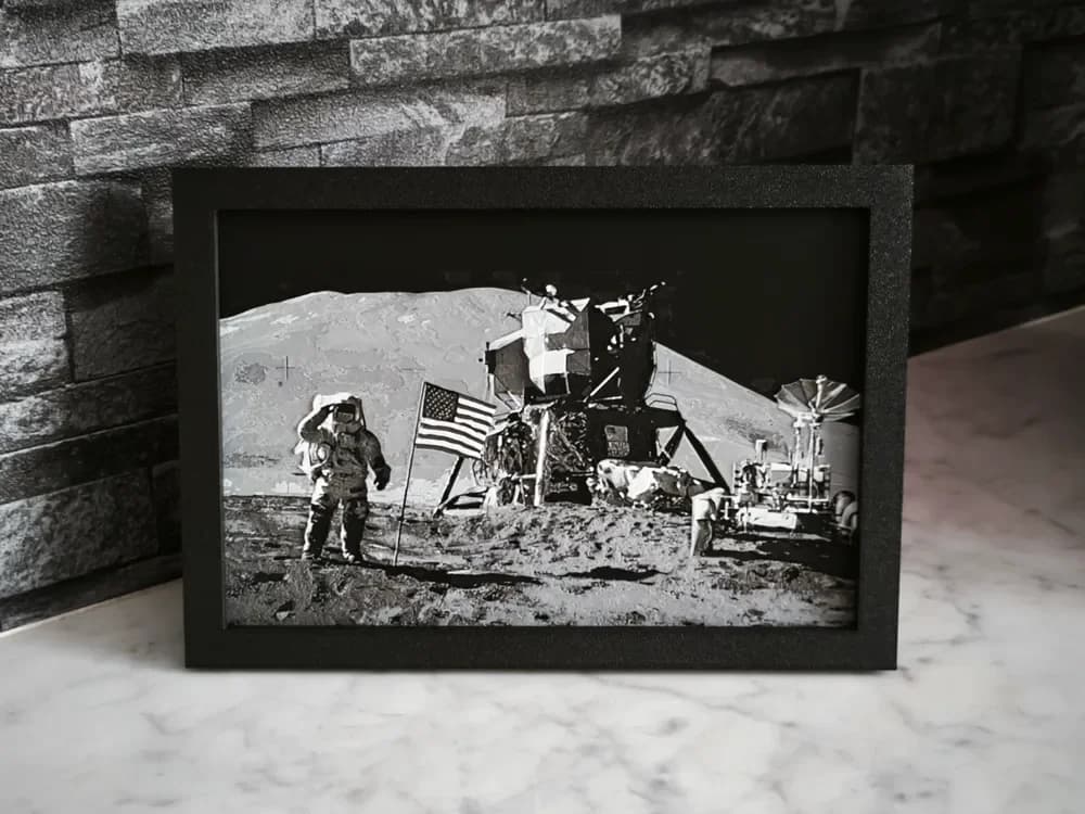 Hueforge Apollo 11 on the moon 2 by StefBull85 HueForge model: Hueforge Apollo 11 on the moon 2 by StefBull85