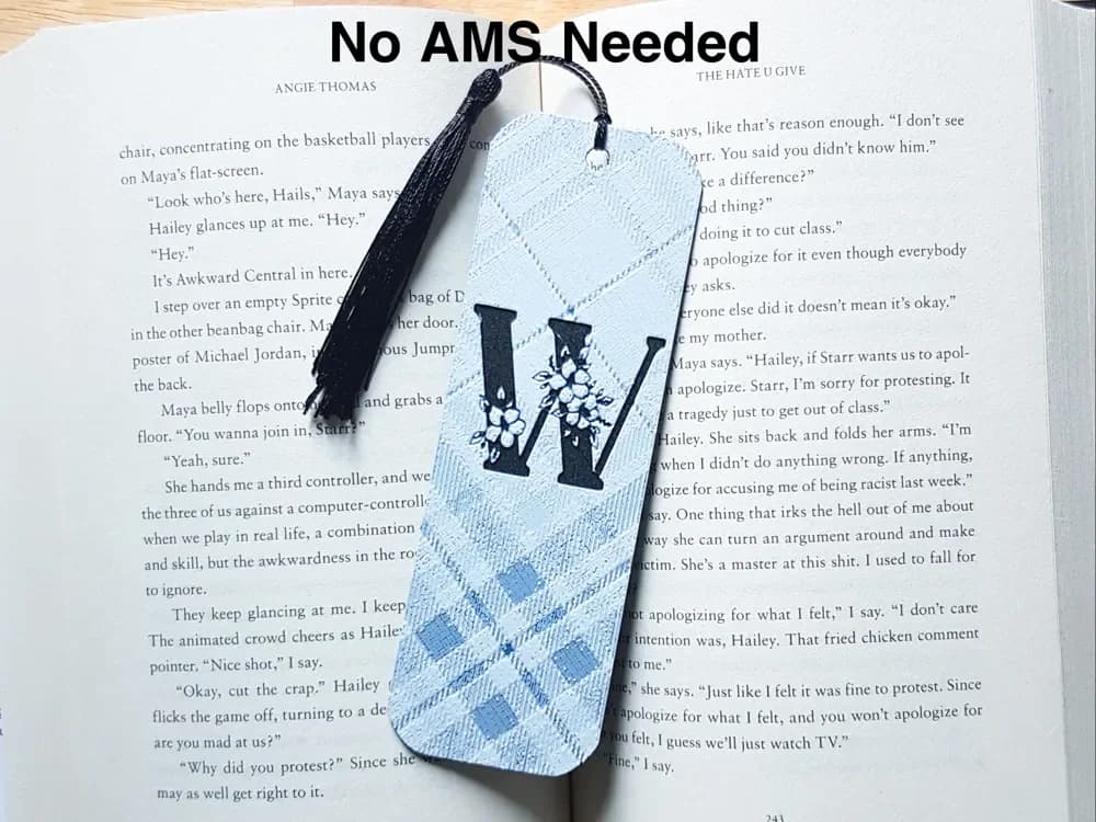 Monogram W Bookmark, Hueforge by Dame Jo HueForge model: Monogram W Bookmark, Hueforge by Dame Jo