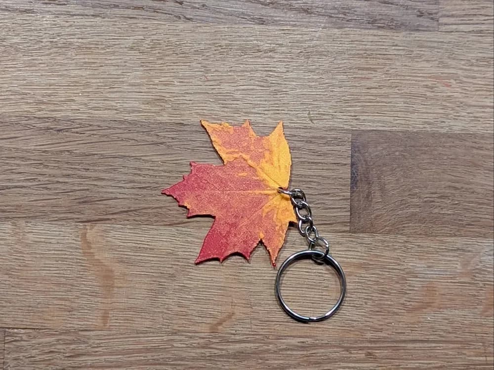 Red Maple Leaf - Hueforge Keychain Red Maple Leaf - Hueforge Keychain