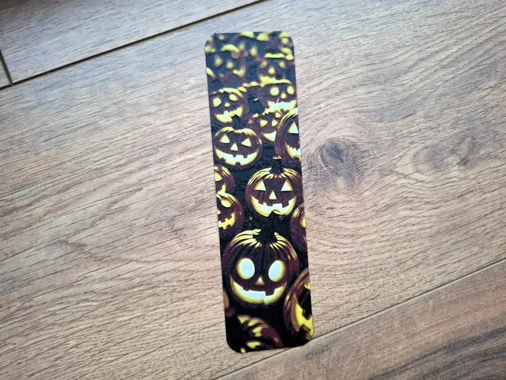 Halloween Pumpkin 2 bookmark by EternalDesigns3D HueForge model: Halloween Pumpkin 2 bookmark by EternalDesigns3D