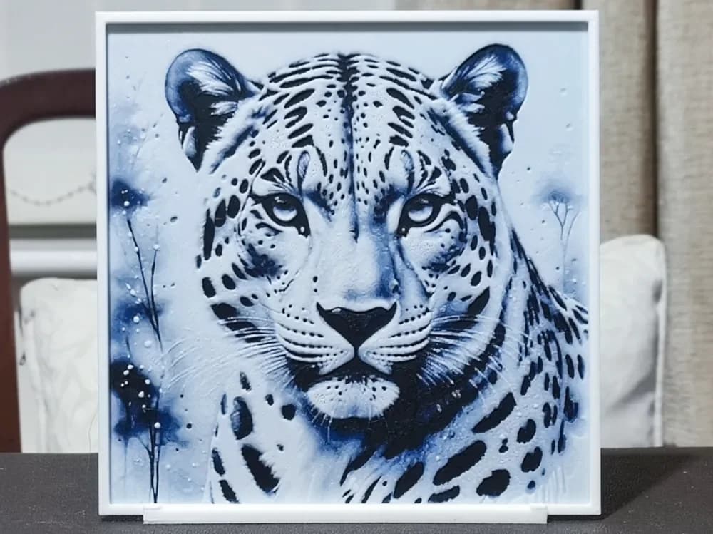 Snow Leopard - HueForge 3 Color by BoDad HueForge model: Snow Leopard - HueForge 3 Color by BoDad