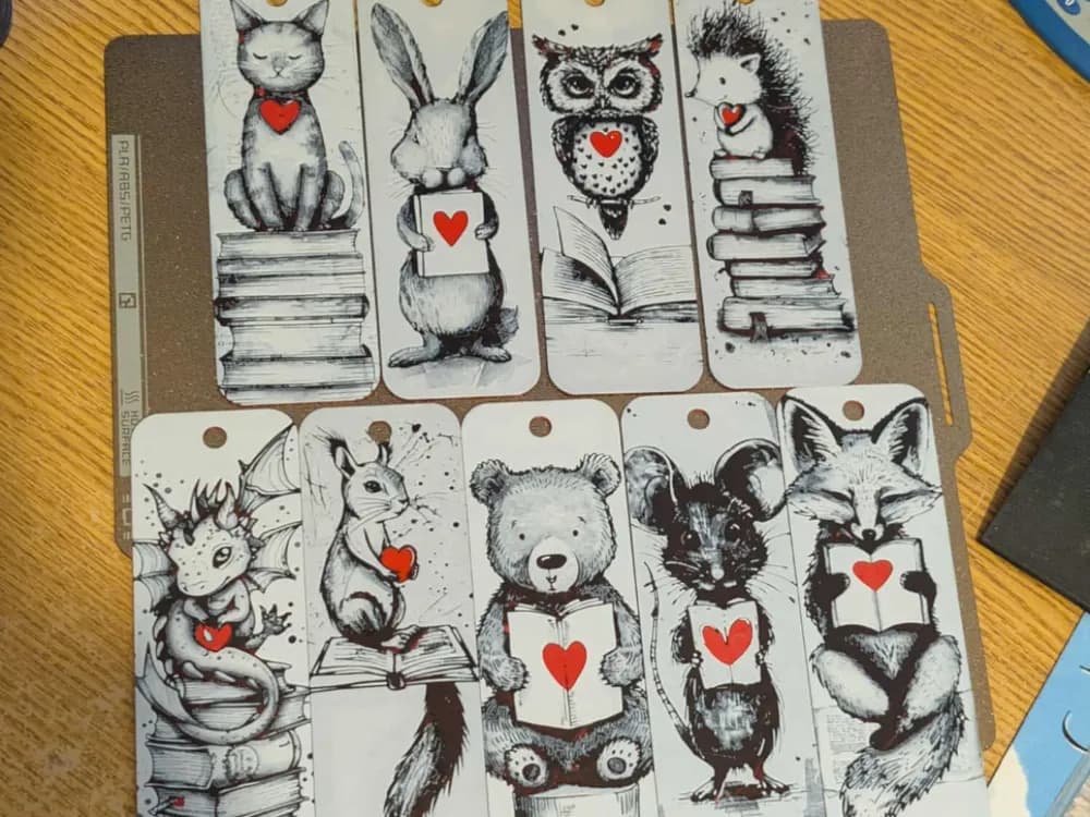 Set of 9 animal red heart bookmarks by 3dGlow HueForge model: Set of 9 animal red heart bookmarks by 3dGlow