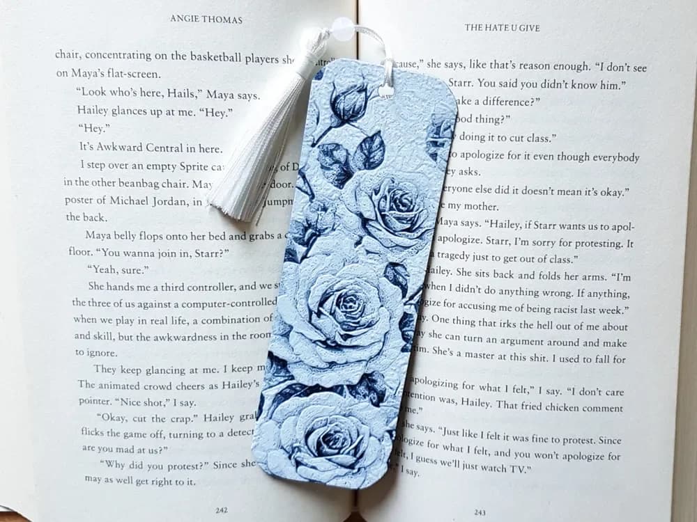 Bookmark, Roses on Lace by Dame Jo HueForge model: Bookmark, Roses on Lace by Dame Jo
