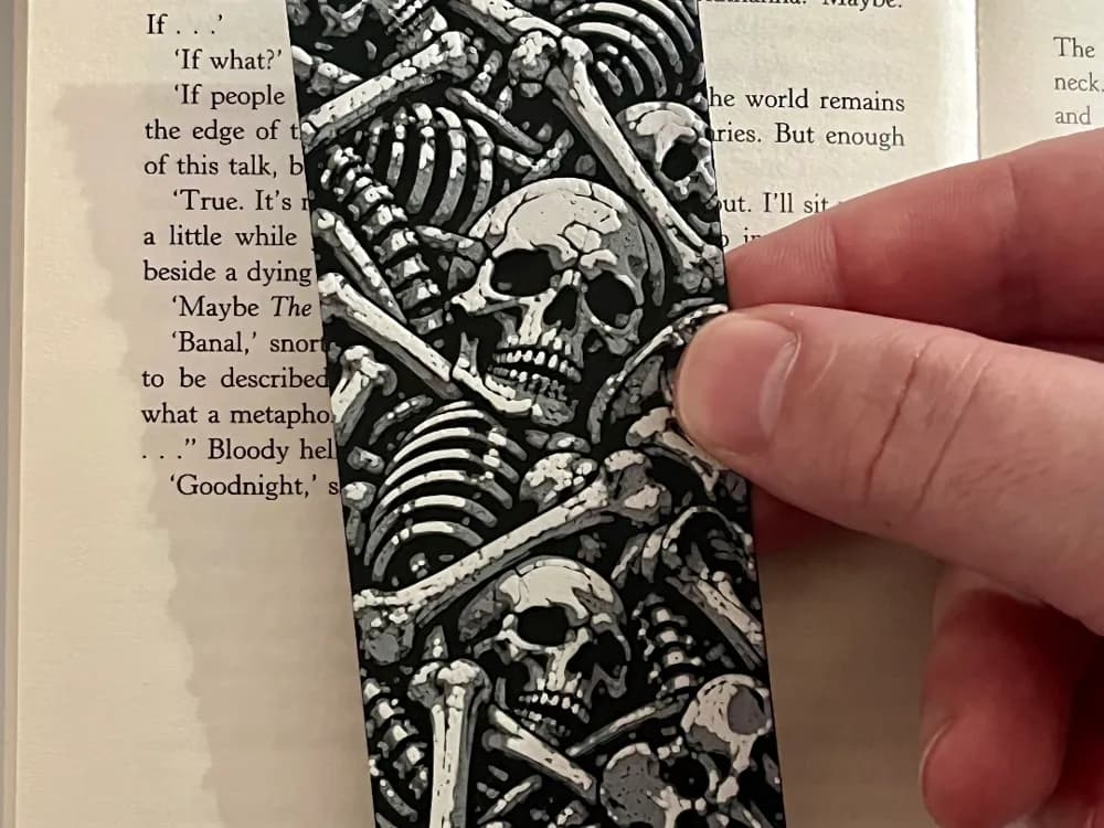 Bones Halloween Bookmark by HexarHaus HueForge model: Bones Halloween Bookmark by HexarHaus