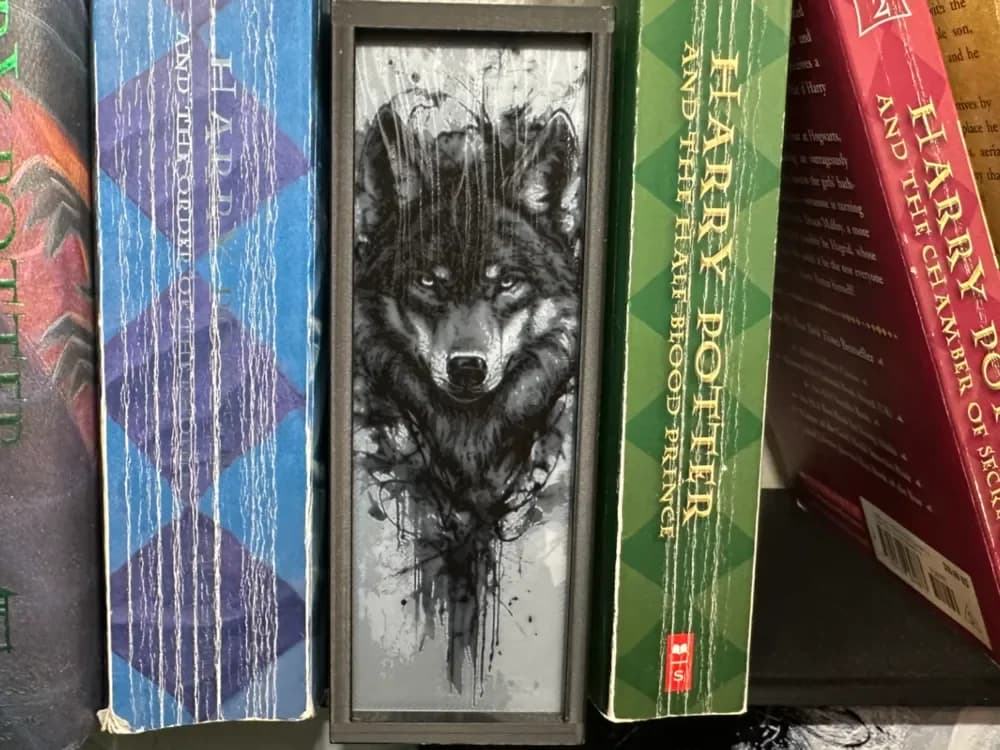 Wolf Bookmark - Flatforge by Hey Ben HueForge model: Wolf Bookmark - Flatforge by Hey Ben