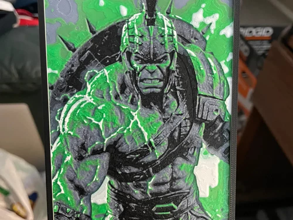 Hulk Ragnarök Hueforge by Advancedtechworldwide HueForge model: Hulk Ragnarök Hueforge by Advancedtechworldwide