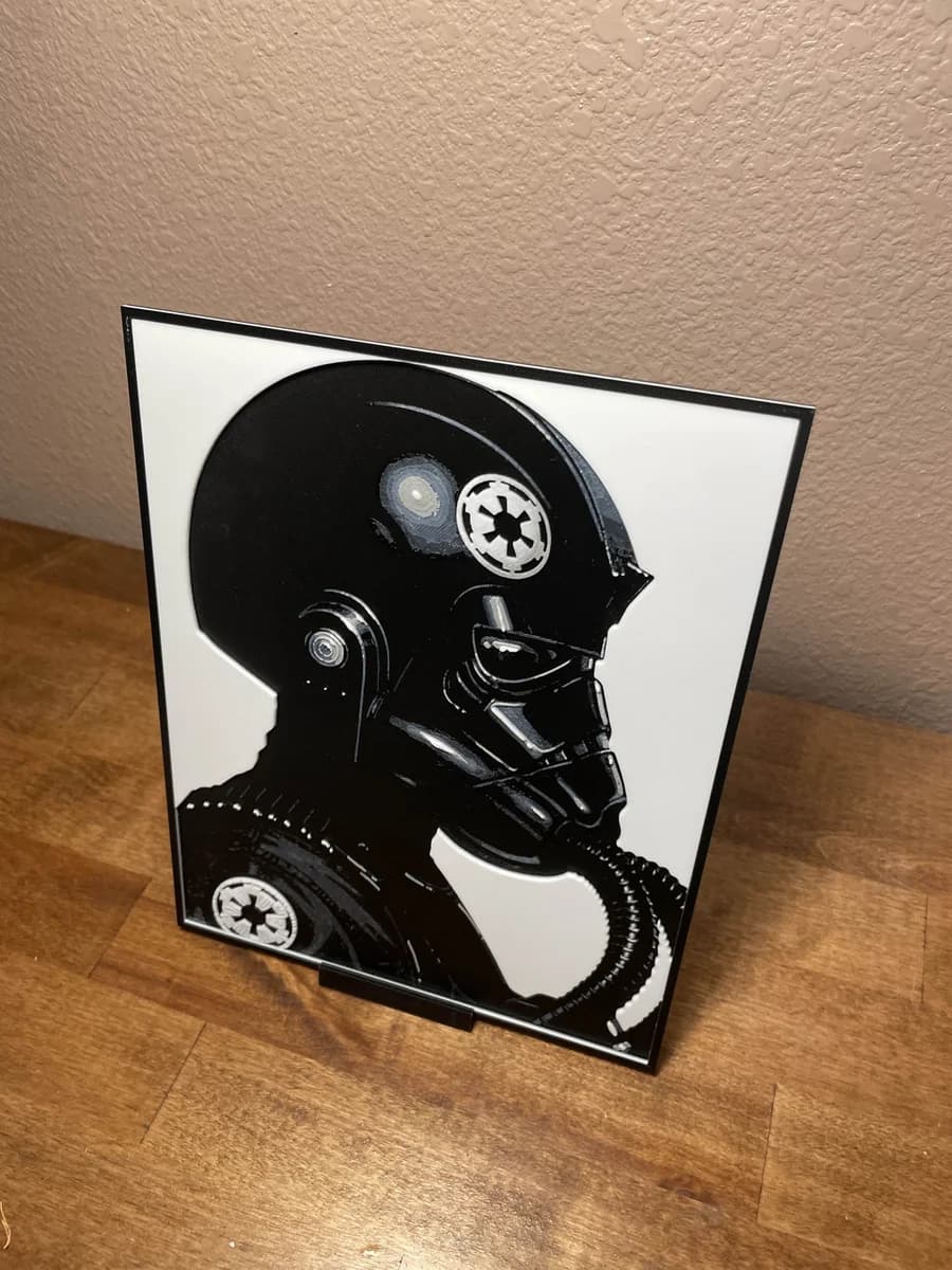 Tiefighter Pilot by Cloudy Nostalgia HueForge model: Tiefighter Pilot by Cloudy Nostalgia