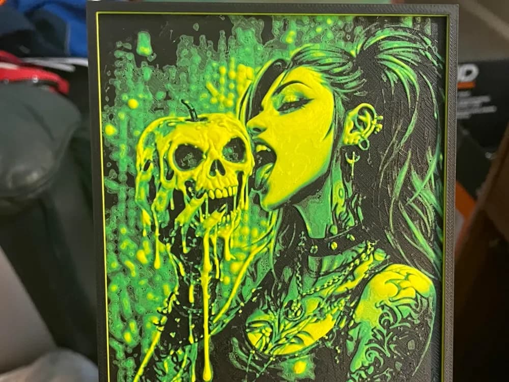 Poison Skull Apple by Advancedtechworldwide HueForge model: Poison Skull Apple by Advancedtechworldwide