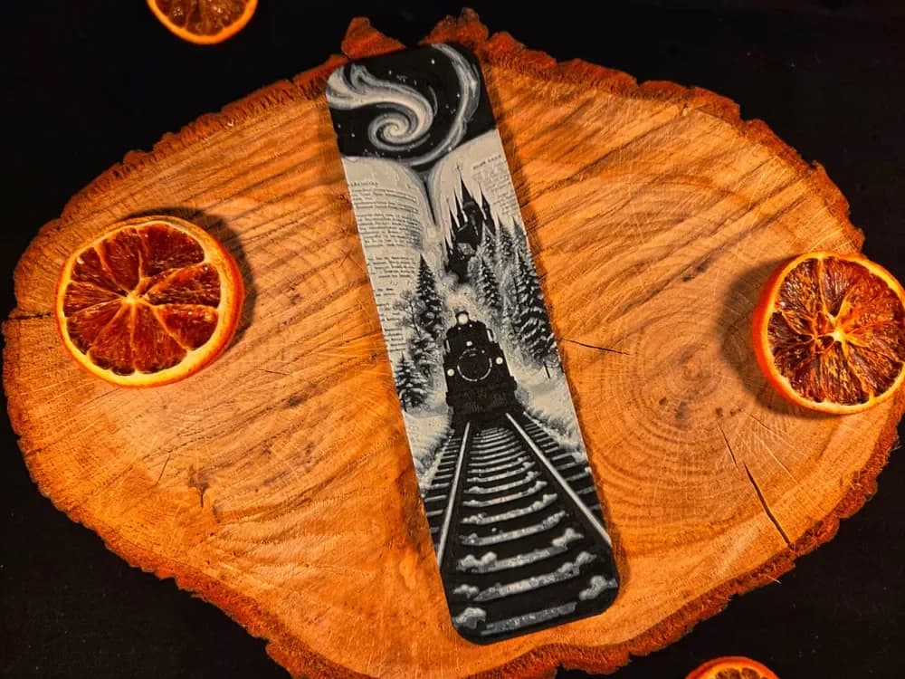 Harry Potter Magic book Hogwarts &train 3 bookmark by EternalDesigns3D HueForge model: Harry Potter Magic book Hogwarts &train 3 bookmark by EternalDesigns3D