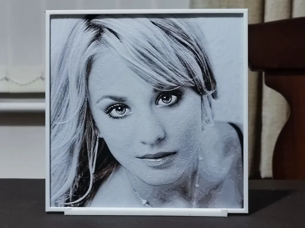 Kaley Cuoco - HueForge 3 Color by BoDad HueForge model: Kaley Cuoco - HueForge 3 Color by BoDad