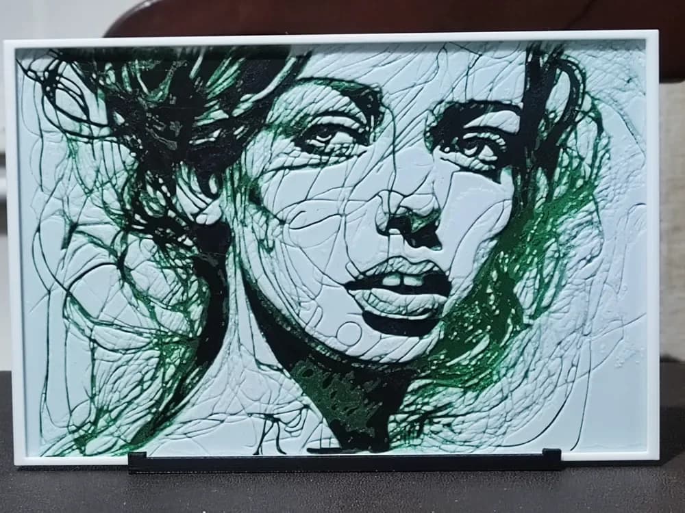 HueForge model: Fractured Beauty Line Drawing HueForge 3 Color by BoDad