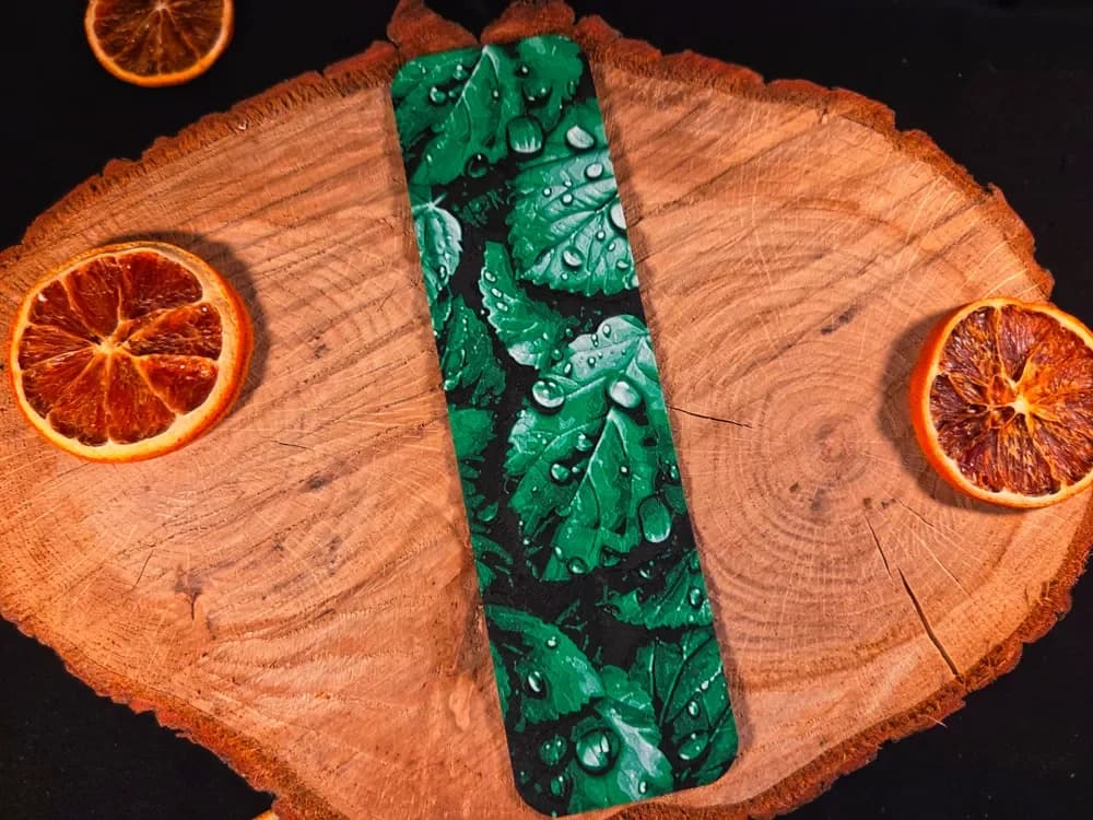Green leaf 2 bookmark by EternalDesigns3D HueForge model: Green leaf 2 bookmark by EternalDesigns3D