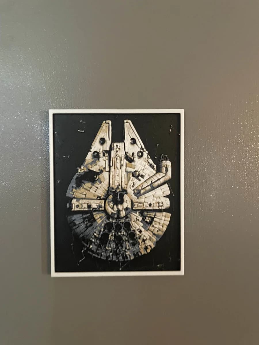Mini Millennium Falcon by Cloudy Nostalgia HueForge model: Mini Millennium Falcon by Cloudy Nostalgia