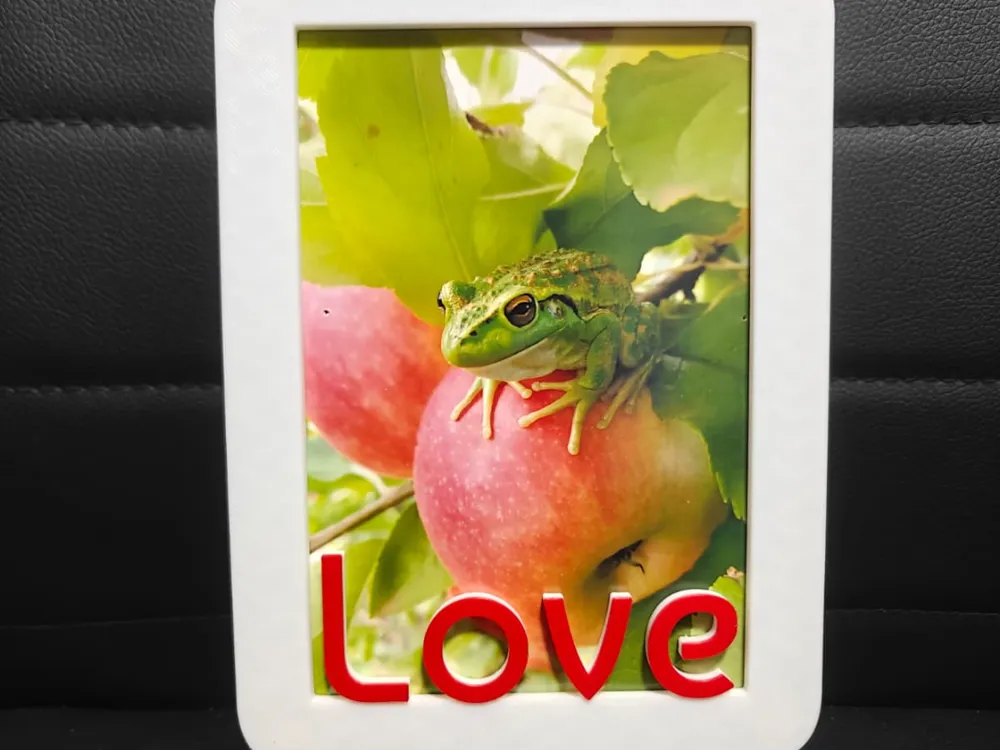 Love Photo Frame / Swappable frame system by TheHueforgeLady HueForge model: Love Photo Frame / Swappable frame system by TheHueforgeLady