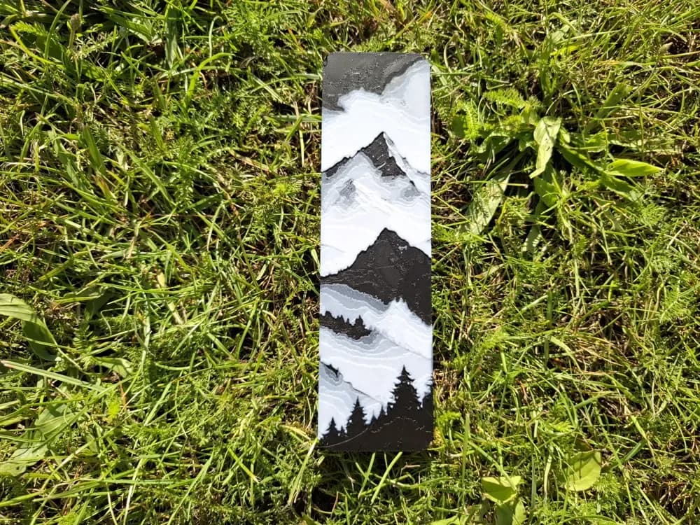 mountains in snow bookmark by EternalDesigns3D HueForge model: mountains in snow bookmark by EternalDesigns3D