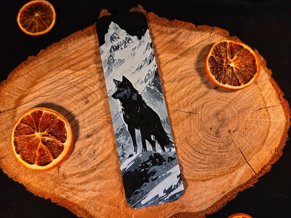 Wolf 3 bookmark - hueforge by EternalDesigns3D HueForge model: Wolf 3 bookmark - hueforge by EternalDesigns3D