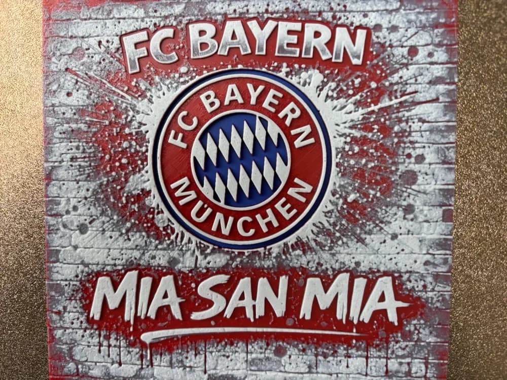 FC Bayern München Mia San Mia Graffiti Hueforge by Reeftank&more HueForge model: FC Bayern München Mia San Mia Graffiti Hueforge by Reeftank&more