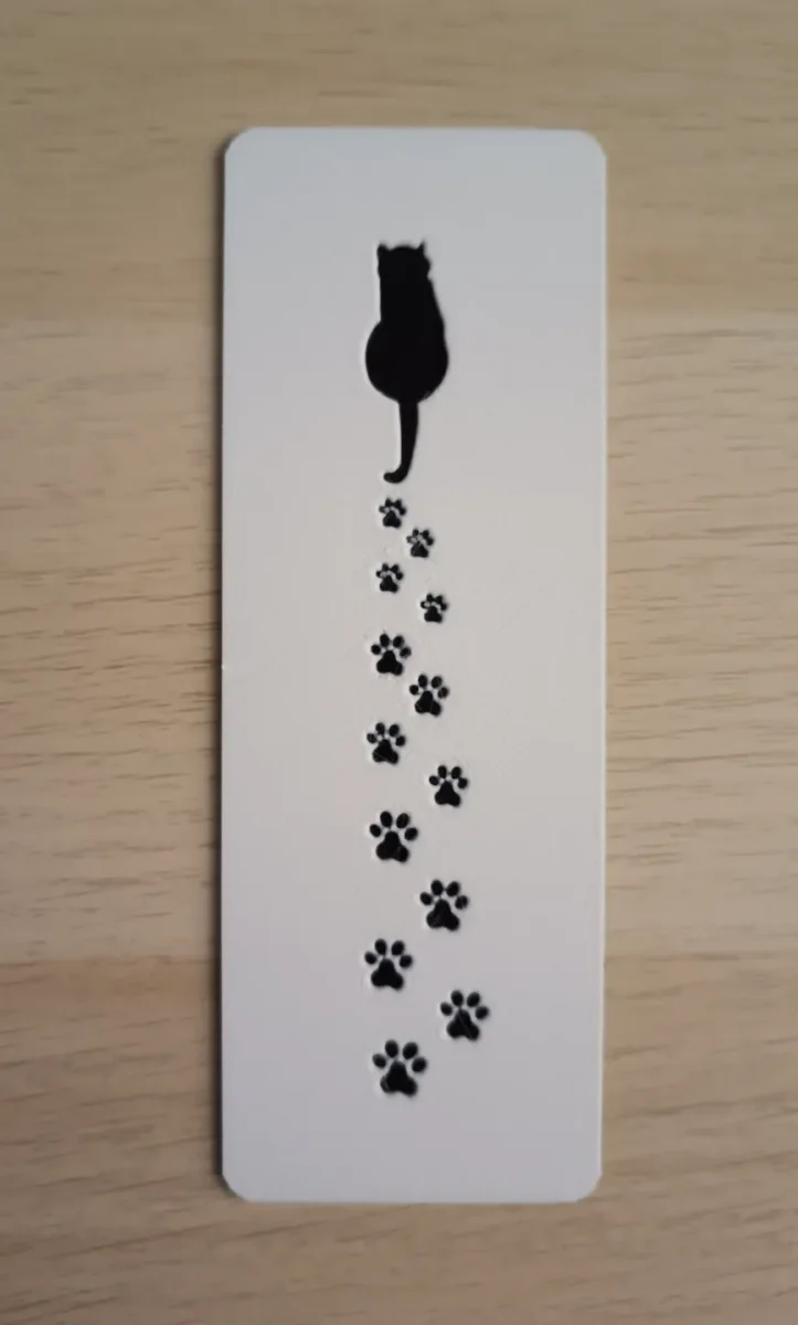 Cat Footprints Bookmark by Atrus Design HueForge model: Cat Footprints Bookmark by Atrus Design
