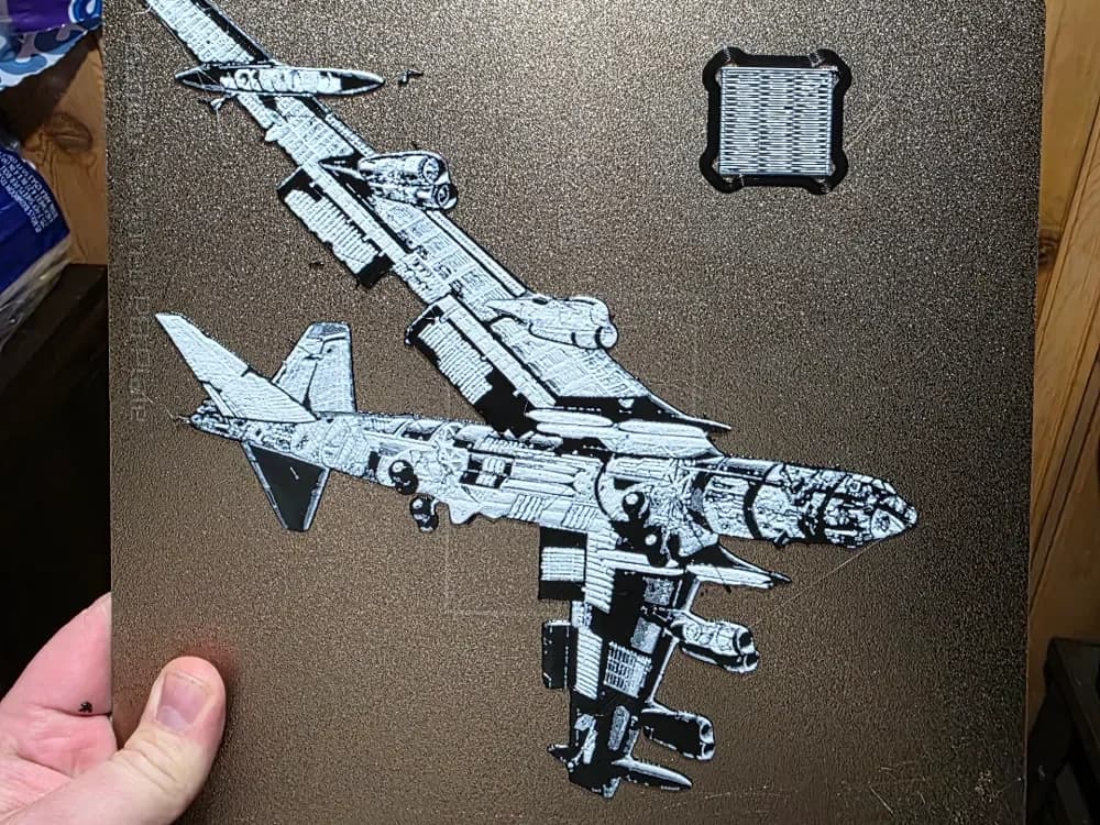 B-652 Bomber with internal cut outs by AirMechDesigns HueForge model: B-652 Bomber with internal cut outs by AirMechDesigns