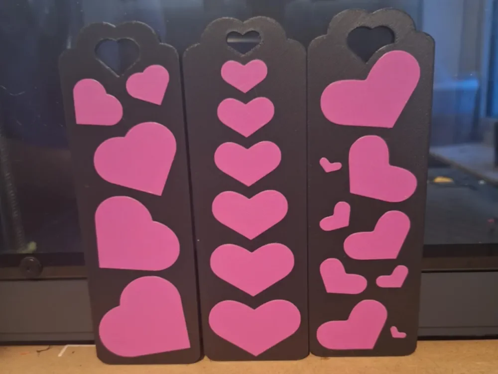 Set of 3 simple heart bookmark by 3dGlow HueForge model: Set of 3 simple heart bookmark by 3dGlow