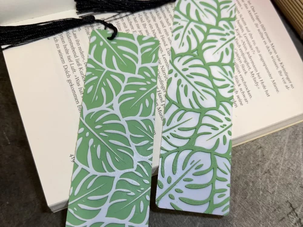 Elegant Monstera Leaf Bookmark by Loupes HueForge model: Elegant Monstera Leaf Bookmark by Loupes