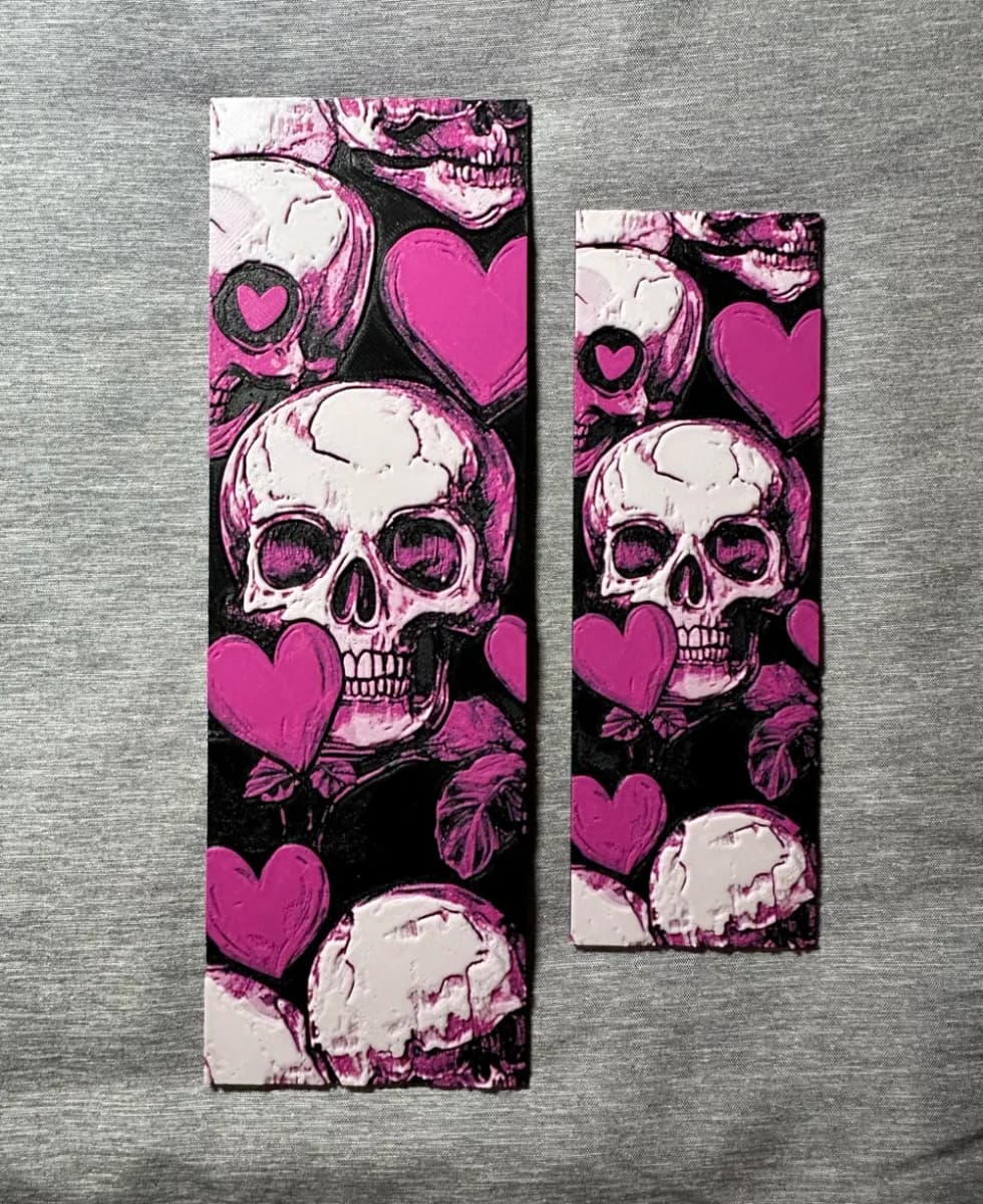 HueForge model: Skull Heart Hueforge Bookmarks - 2 sizes by Hey Ben