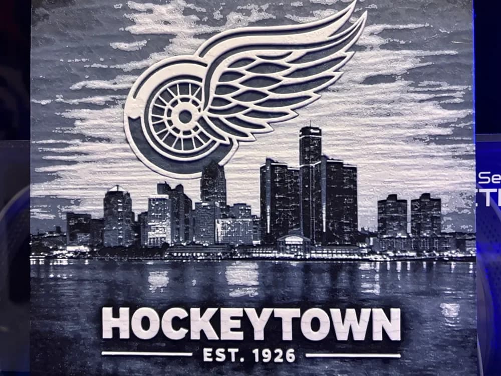 Detroit Red Wings Hockeytown Skyline NHL Hueforge by Reeftank&more HueForge model: Detroit Red Wings Hockeytown Skyline NHL Hueforge by Reeftank&more