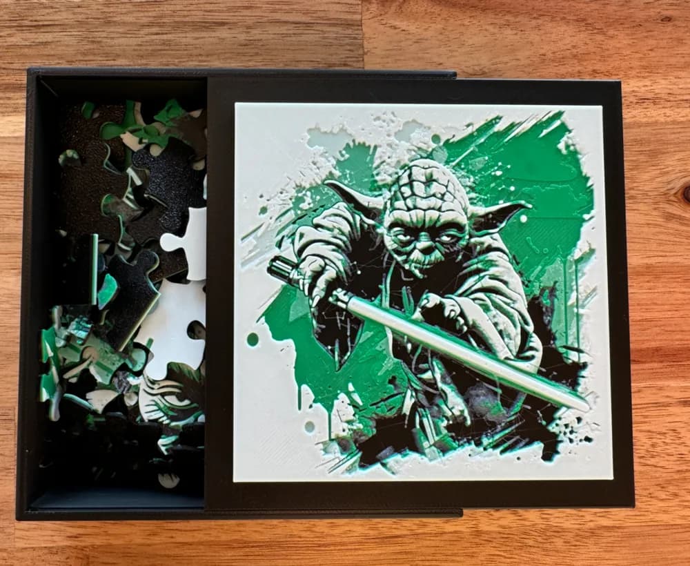 Puzzle Box Lid - Yoda - Lightsaber by Canadian Gamer HueForge model: Puzzle Box Lid - Yoda - Lightsaber by Canadian Gamer