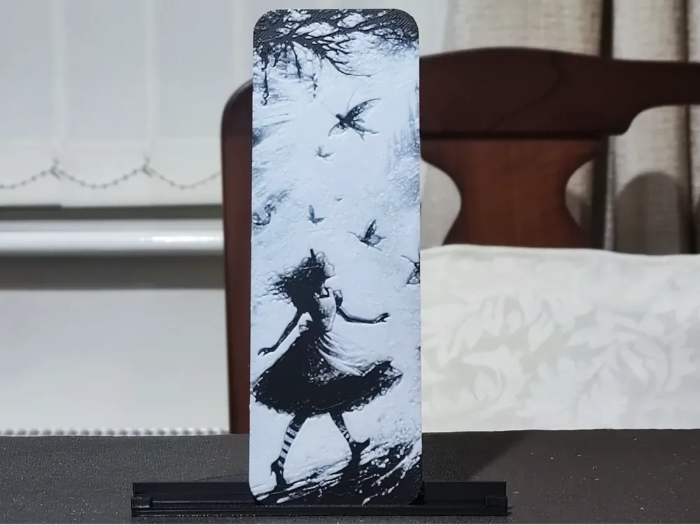 HueForge model: Alice In Wonderland Bookmark - 2 Color by BoDad