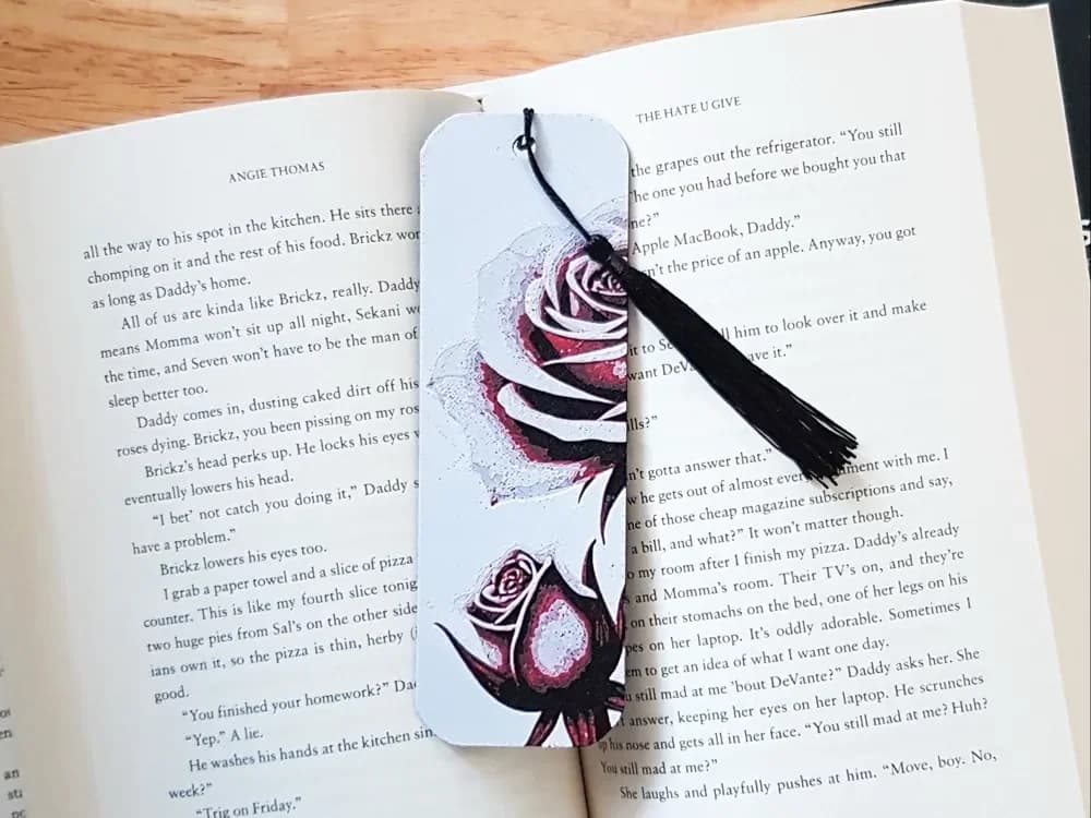 Bookmark. HueForge. Roses by Dame Jo HueForge model: Bookmark. HueForge. Roses by Dame Jo