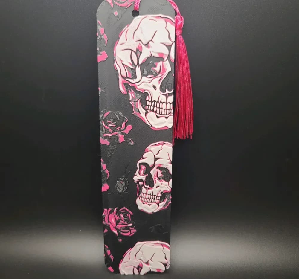 HueForge model: Skull and rose bookmark by the_bearded_jedi