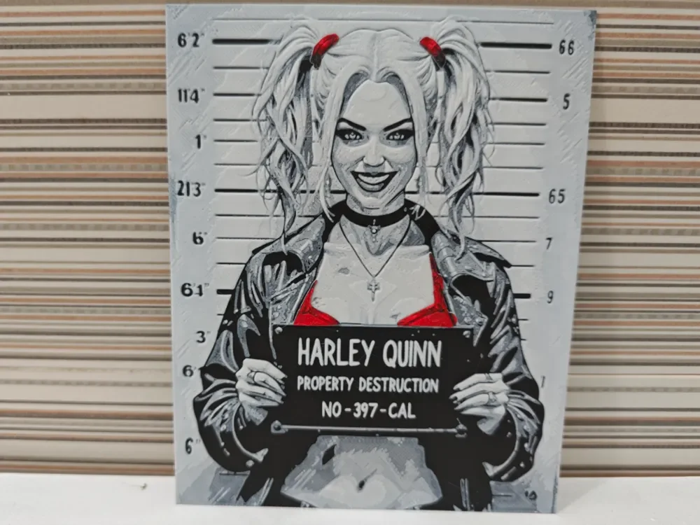 Hueforge Harley Quinn by Litolunar HueForge model: Hueforge Harley Quinn by Litolunar