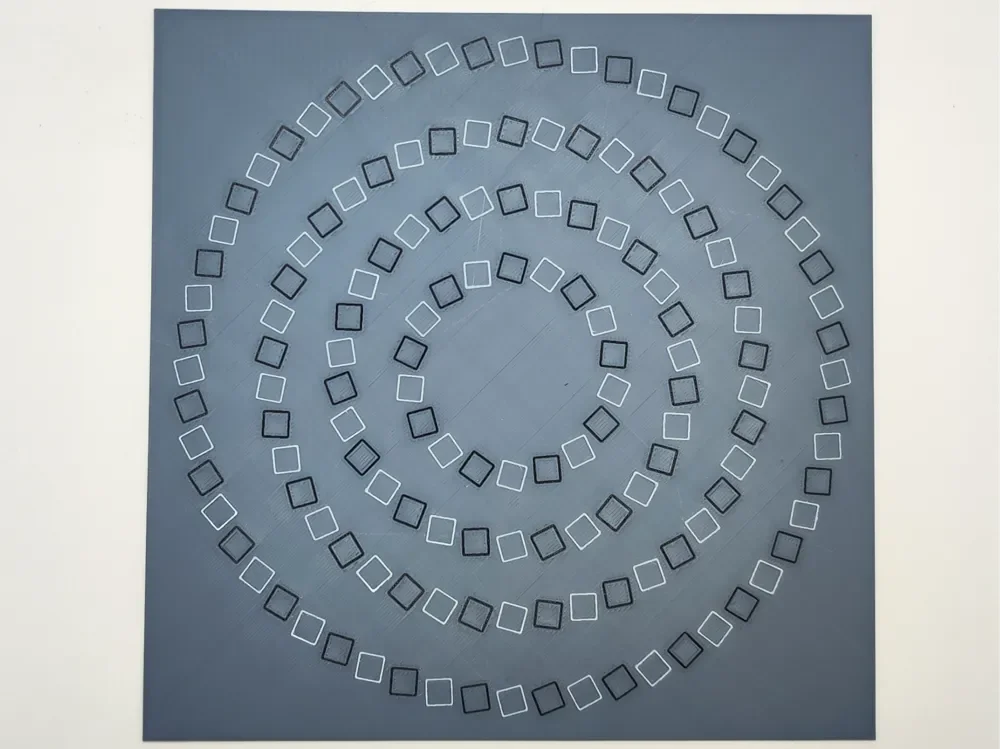 Pinna's optical illusion - hueforge by Altf4-Formation HueForge model: Pinna's optical illusion - hueforge by Altf4-Formation