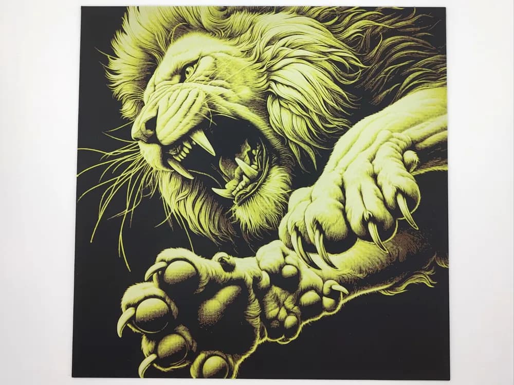 Lion Attack Hueforge - 4 Colours Lion Attack Hueforge - 4 Colours