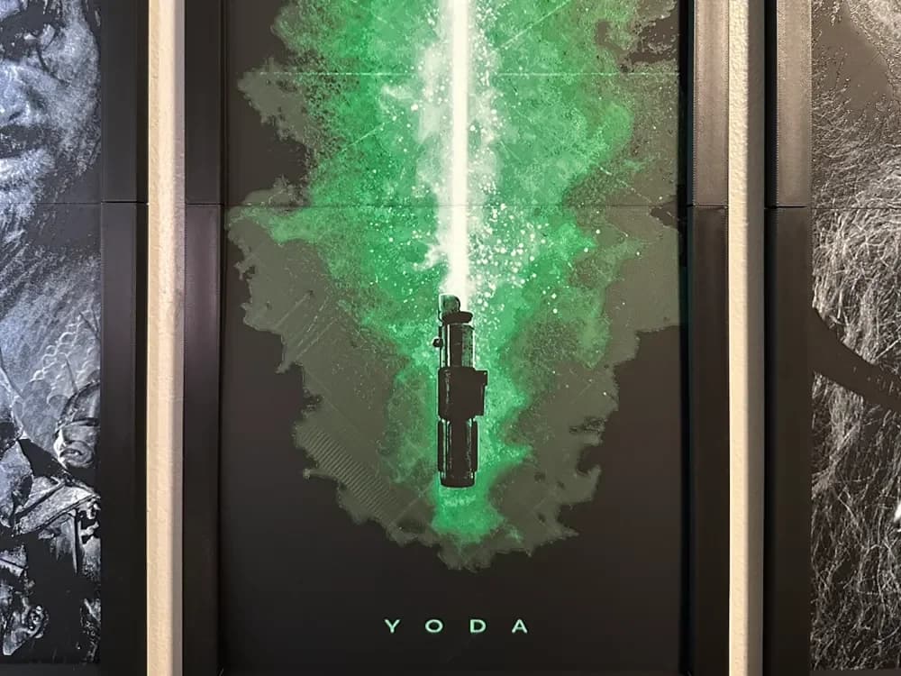 Yoda Light Saber 2-piece Hueforge by Hey Ben HueForge model: Yoda Light Saber 2-piece Hueforge by Hey Ben