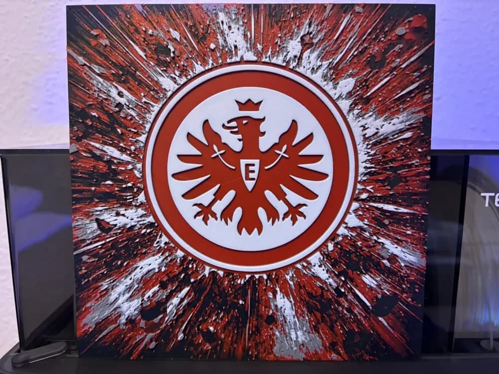 Eintracht Frankfurt Logo "Space" Hueforge by Reeftank&more HueForge model: Eintracht Frankfurt Logo "Space" Hueforge by Reeftank&more