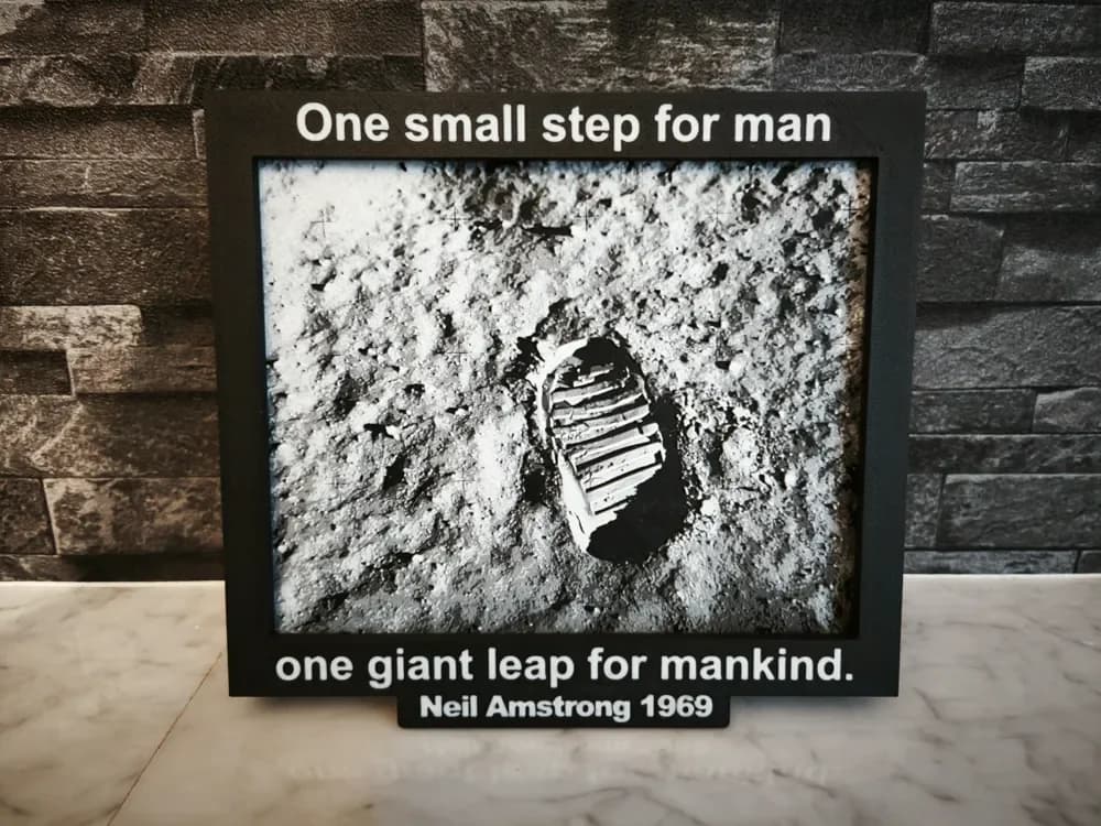 Hueforge First step on the moon apollo 11 by StefBull85 HueForge model: Hueforge First step on the moon apollo 11 by StefBull85