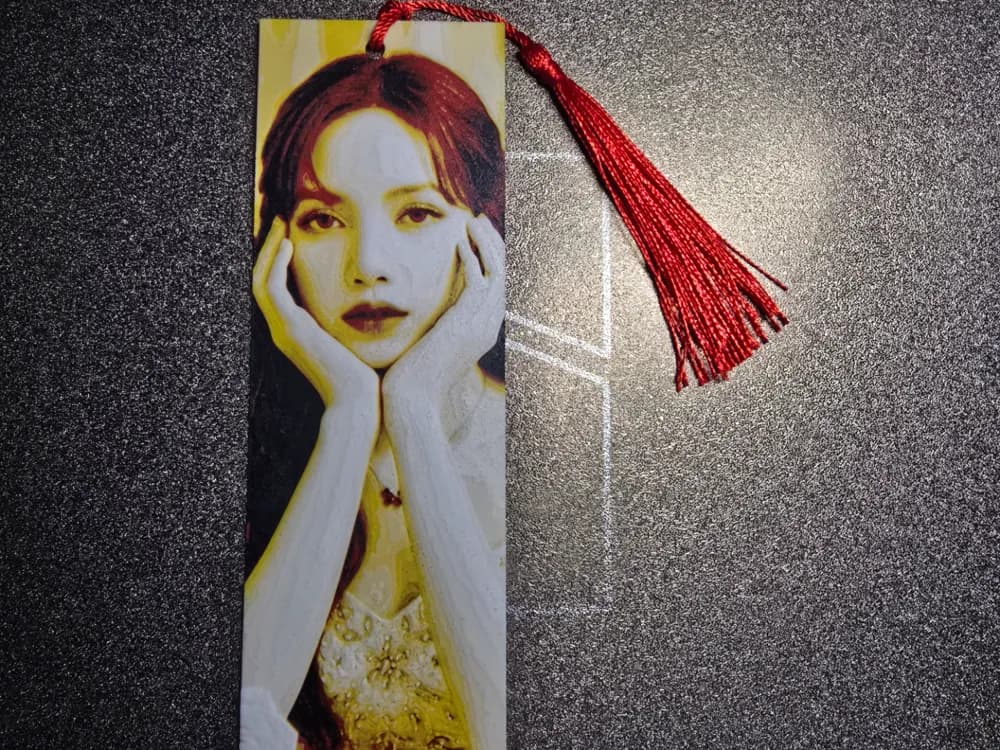 Black Pink Bookmark - Lisa by 3D-Mentiel HueForge model: Black Pink Bookmark - Lisa by 3D-Mentiel