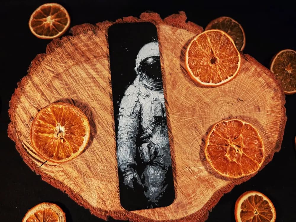 Spaceman 2.1 bookmark by EternalDesigns3D HueForge model: Spaceman 2.1 bookmark by EternalDesigns3D