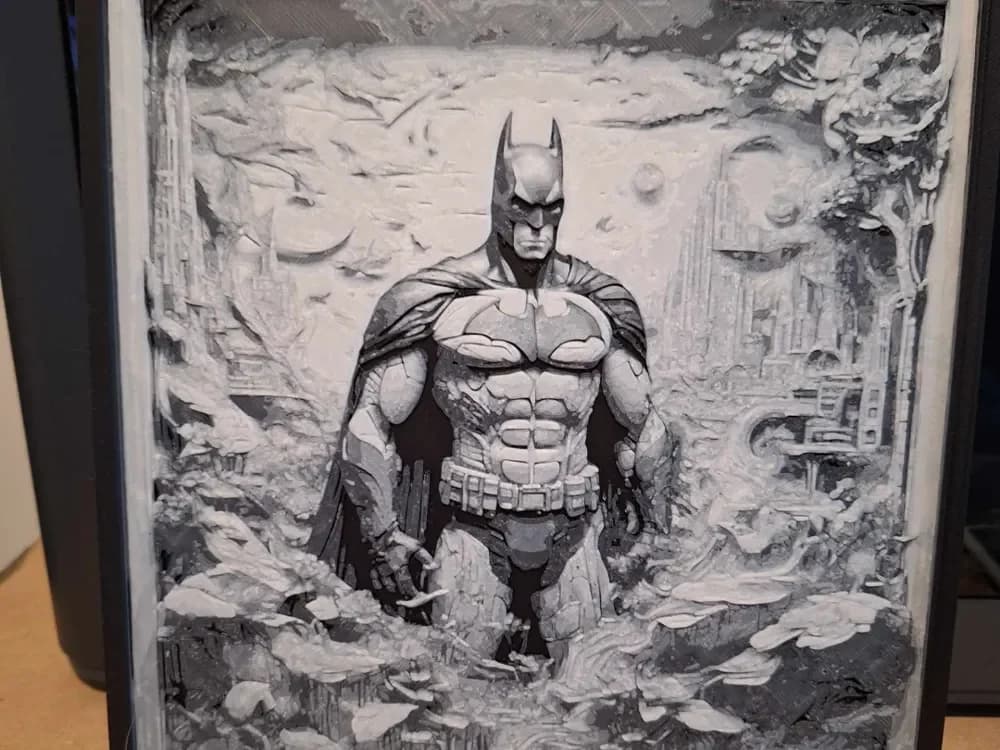 Batman Hueforge Black and white 2 colours by 3dGlow HueForge model: Batman Hueforge Black and white 2 colours by 3dGlow