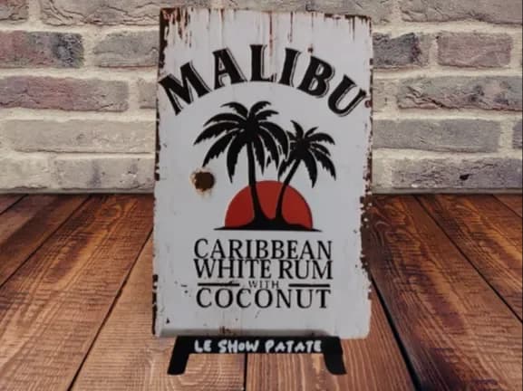 Plaque vintage Malibu Hueforge by leshowpatate HueForge model: Plaque vintage Malibu Hueforge by leshowpatate