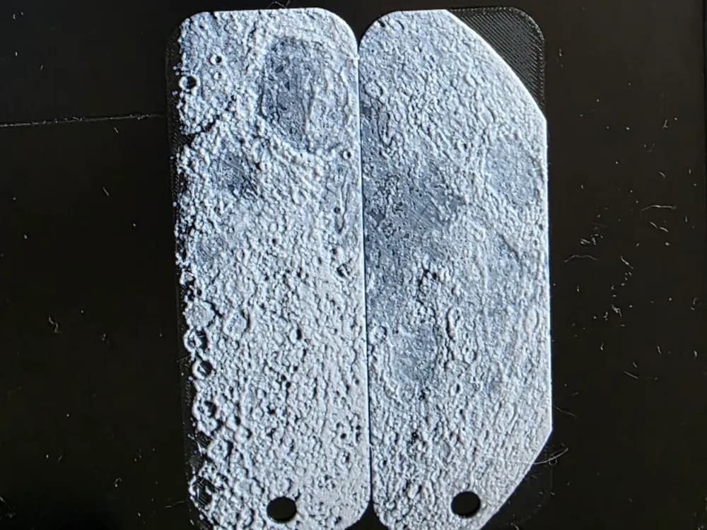 Moon Bookmark Set with/without hole (Black/White) by AirMechDesigns HueForge model: Moon Bookmark Set with/without hole (Black/White) by AirMechDesigns