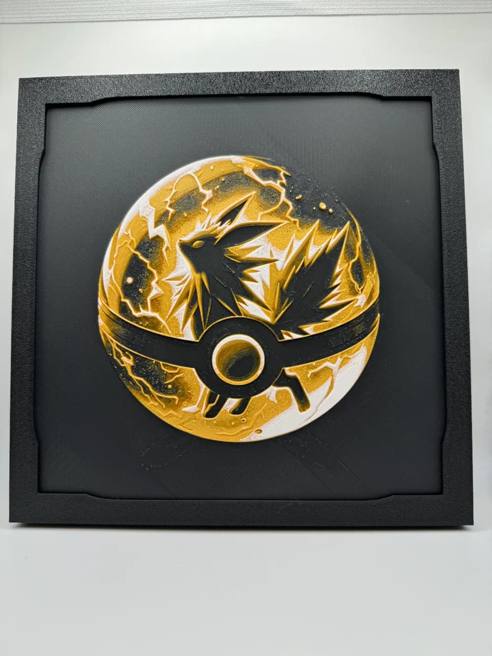 Jolteon - Pokeball Hueforge by Canadian Gamer HueForge model: Jolteon - Pokeball Hueforge by Canadian Gamer