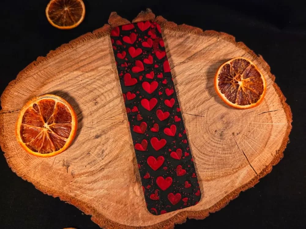 Valentine’s Hearts bookmark by EternalDesigns3D HueForge model: Valentine’s Hearts bookmark by EternalDesigns3D