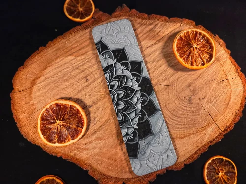 Mandala ornament bookmark by EternalDesigns3D HueForge model: Mandala ornament bookmark by EternalDesigns3D