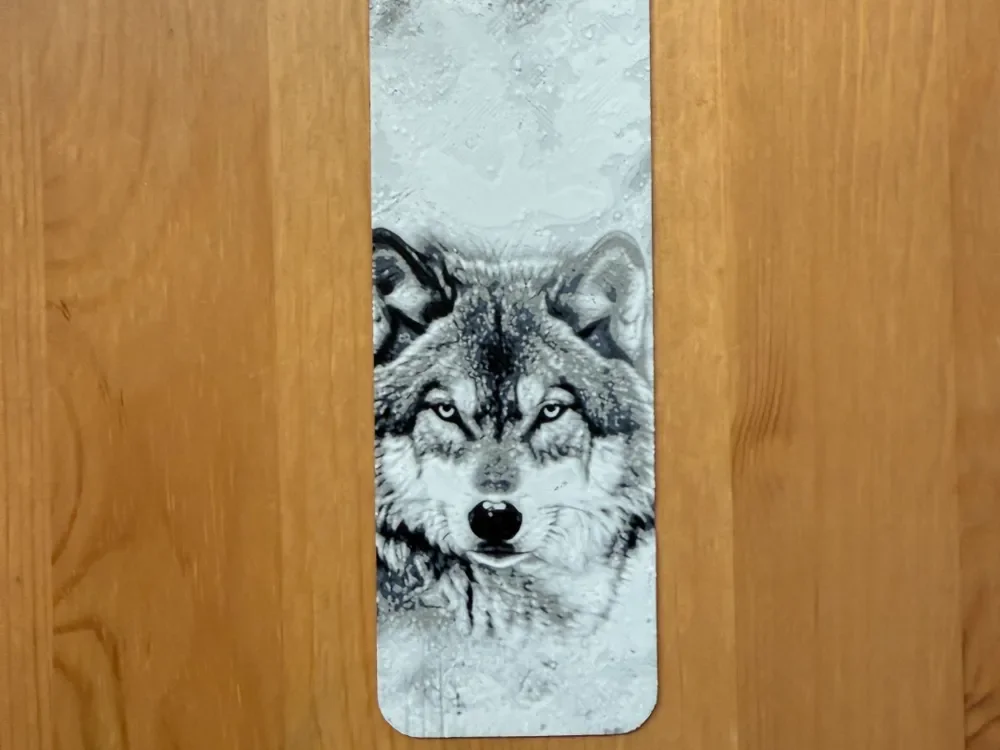 Gorgeous Wolf Bookmark by Morganja HueForge model: Gorgeous Wolf Bookmark by Morganja