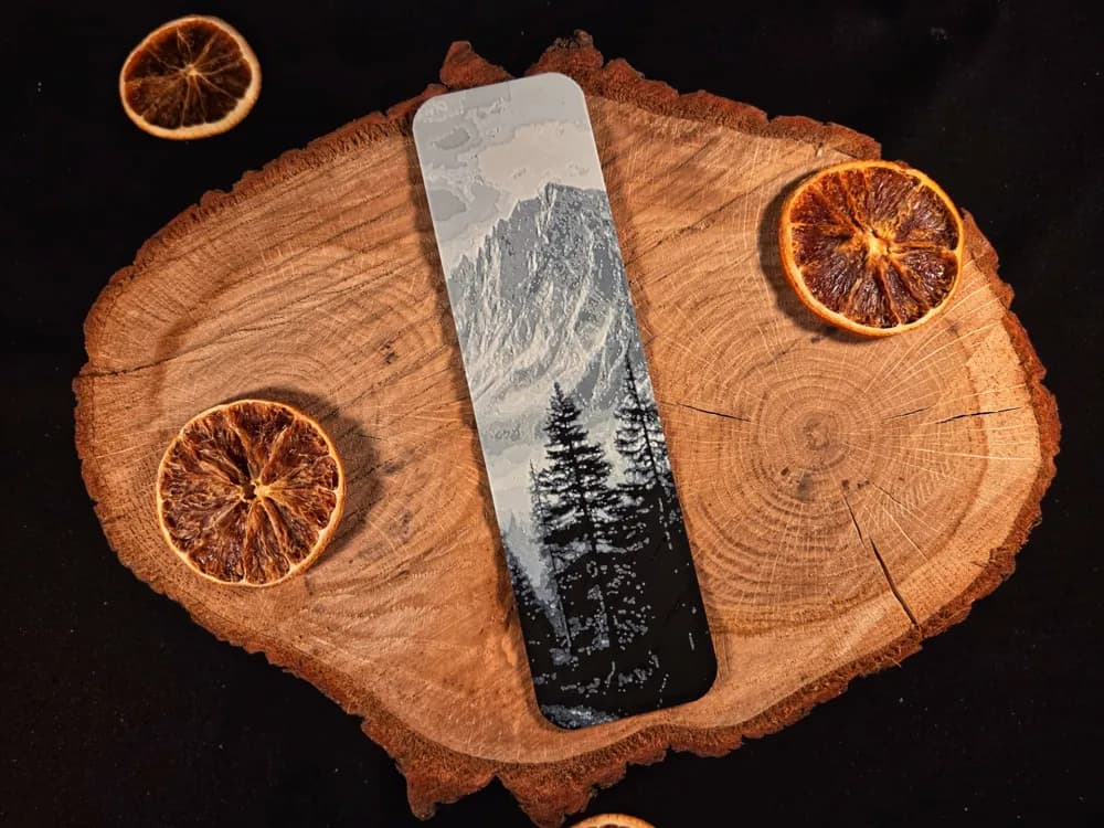 Frostbound Peak bookmark by EternalDesigns3D HueForge model: Frostbound Peak bookmark by EternalDesigns3D