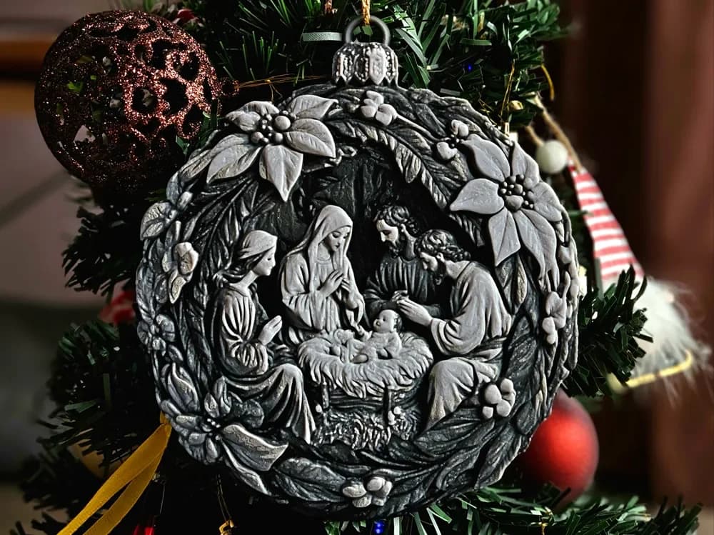 The Nativity of Jesus - Bauble Cristmas Ornament by C3D HueForge model: The Nativity of Jesus - Bauble Cristmas Ornament by C3D