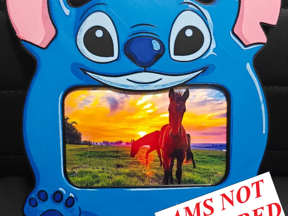 Stitch Photo Frame & Stand / Swappable frame NOAMS Stitch Photo Frame & Stand / Swappable frame NOAMS