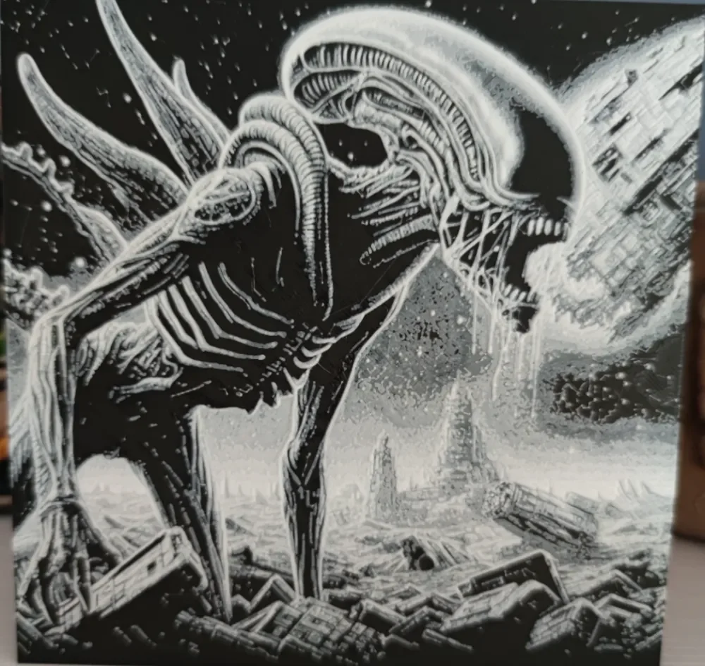 Hueforge Alien by Litolunar HueForge model: Hueforge Alien by Litolunar